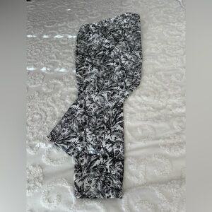 FDJ French Dressing Jeans Black and White Floral Pants Size 10